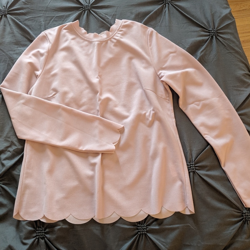 Scalloped hem top